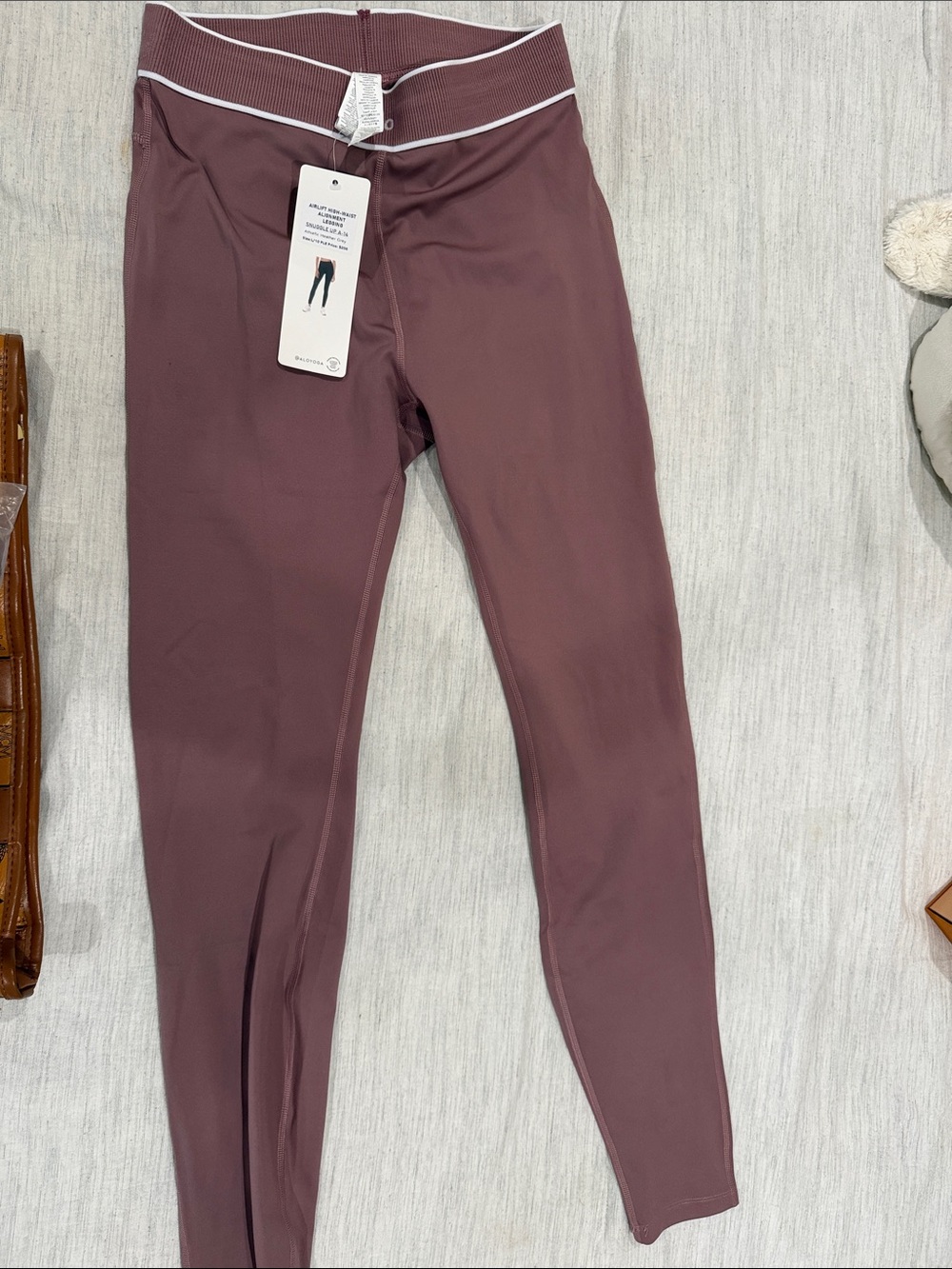 ALO Yoga Kids Leggings in Mauve with White Trim